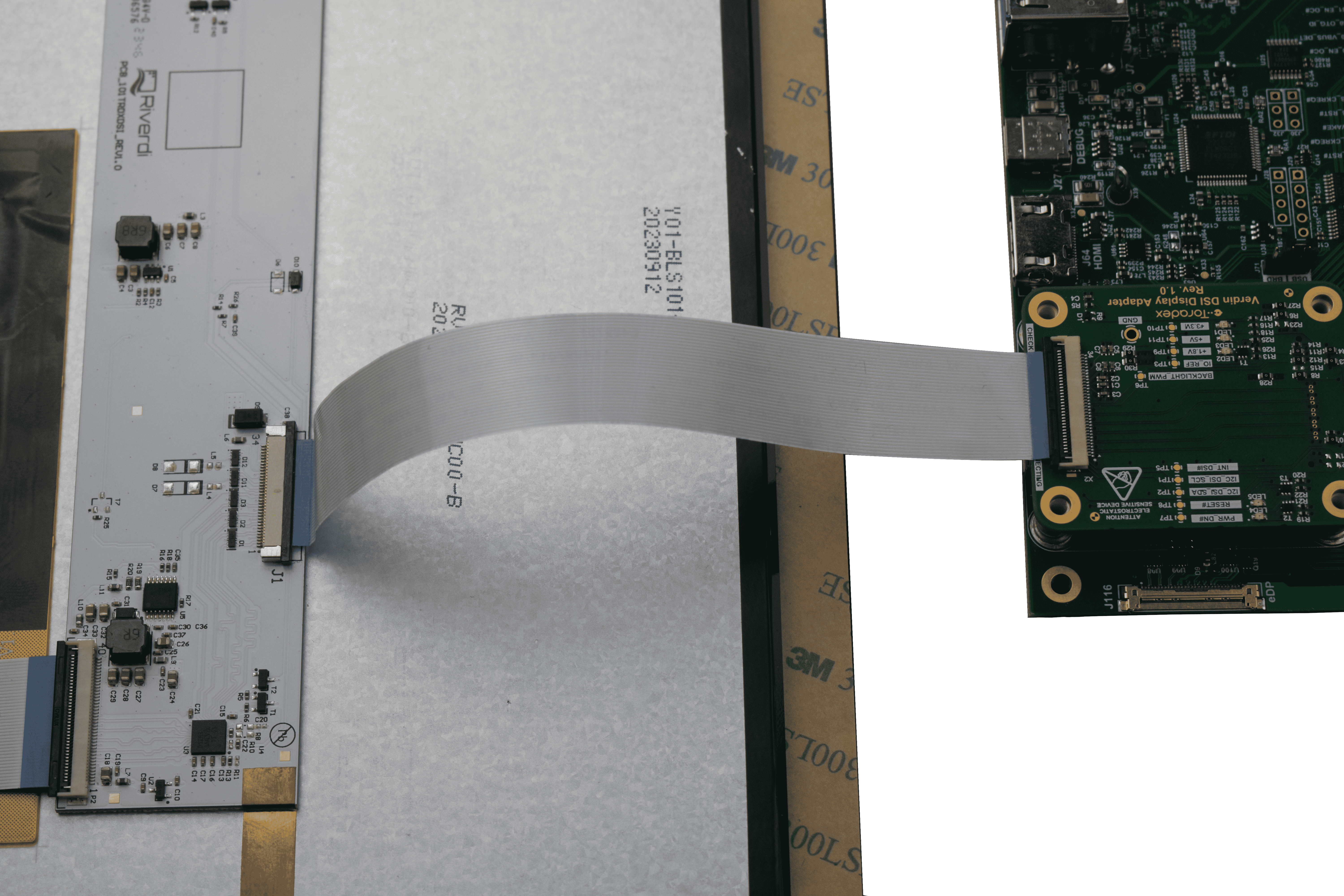 SMARC Development Board 10" DSI display connection zoom